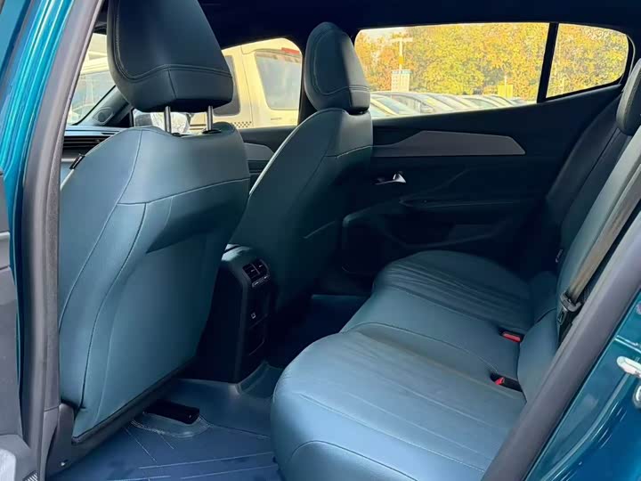 Фото 3 - Peugeot 408X