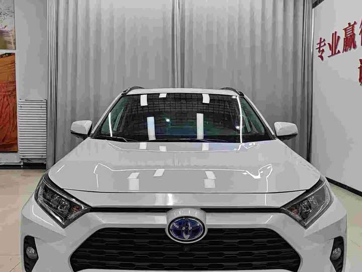 Фото 2 - Toyota RAV4