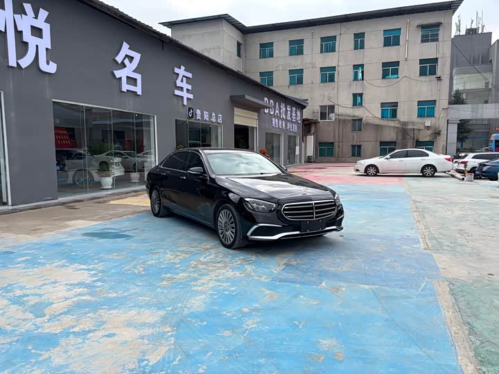 Photo 3 - Mercedes-Benz E-Class