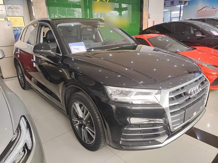 Фото 4 - Audi Q5L