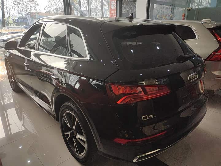 Фото 5 - Audi Q5L