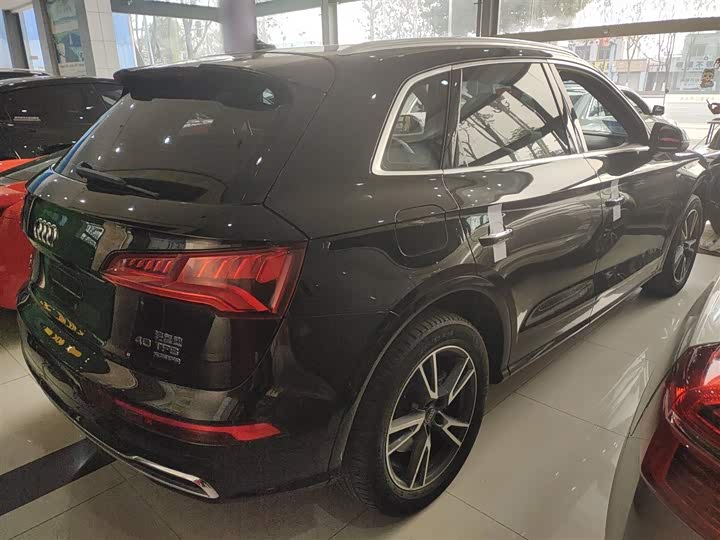 Фото 7 - Audi Q5L