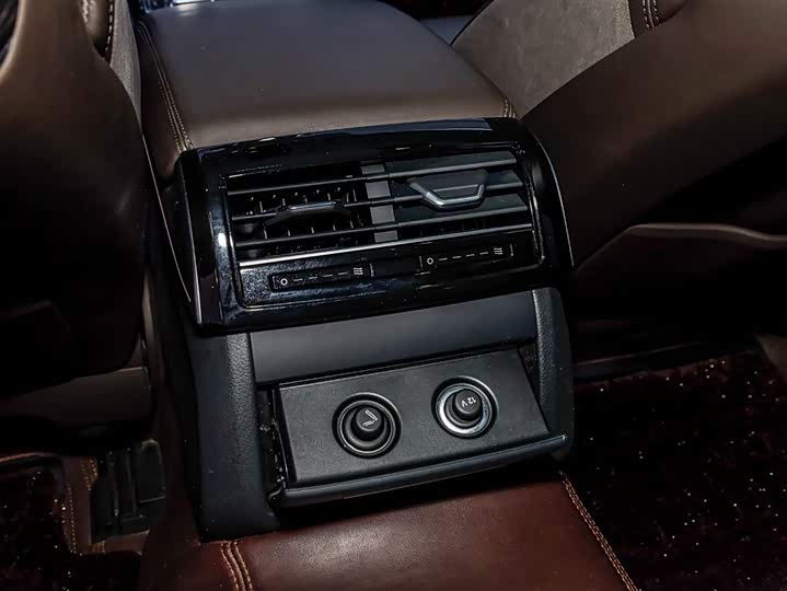 Фото 3 - Audi A8