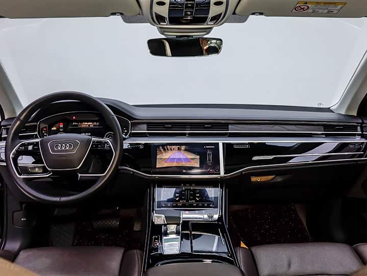 Фото 4 - Audi A8