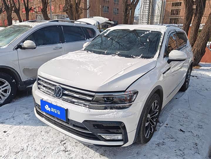 Фото 1 - Volkswagen Tiguan L Pro