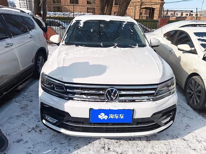 Фото 2 - Volkswagen Tiguan L Pro
