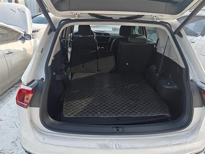 Фото 4 - Volkswagen Tiguan L Pro