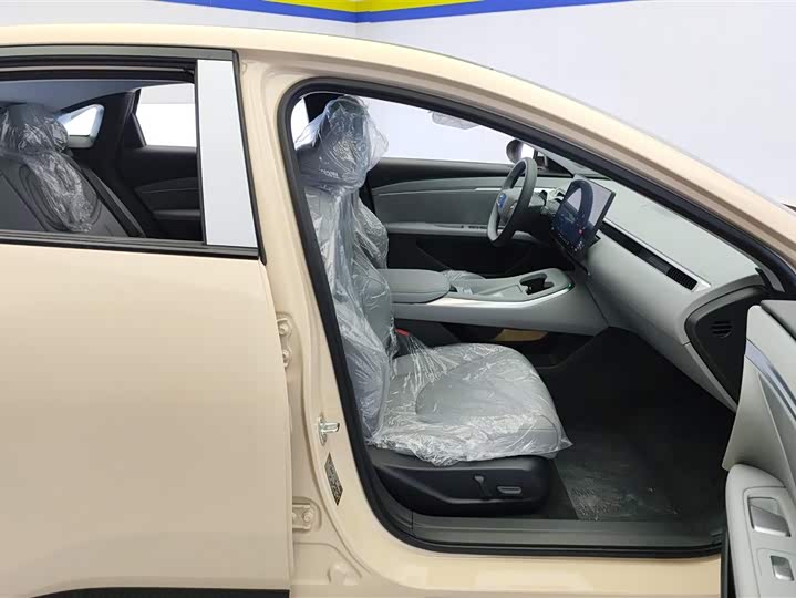 Фото 8 - XPeng Mona M03