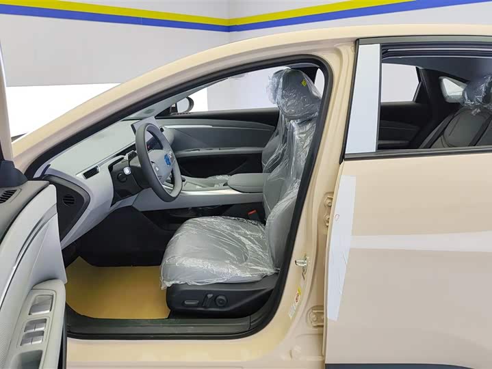 Фото 9 - XPeng Mona M03