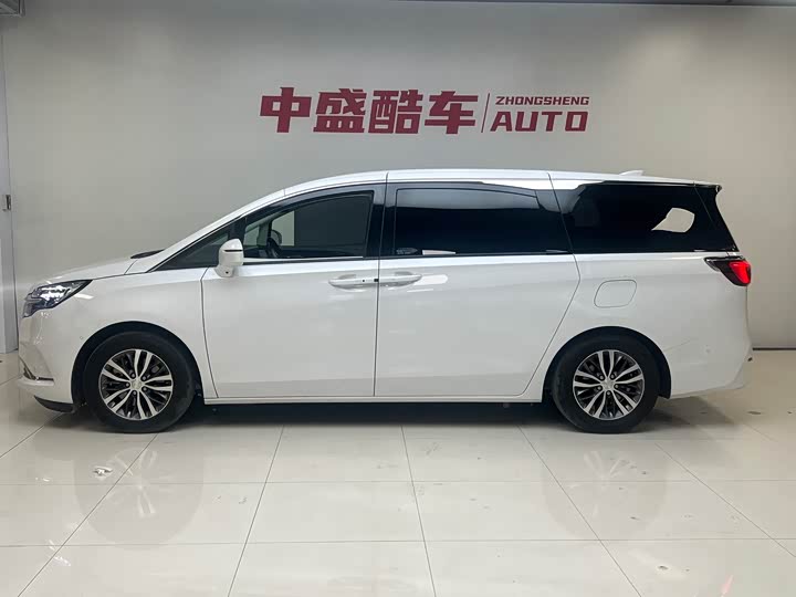 Фото 3 - Buick GL8 ES