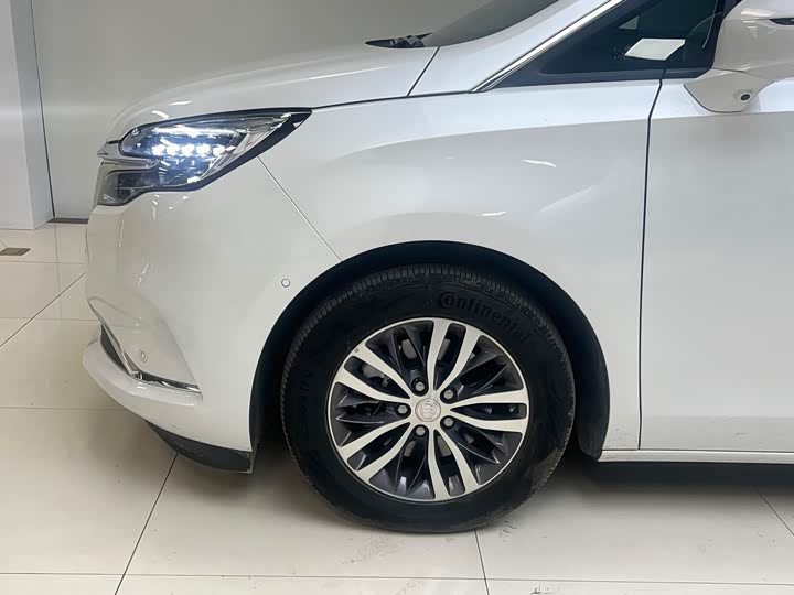 Фото 6 - Buick GL8 ES