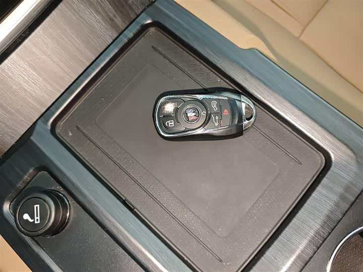 Фото 9 - Buick GL8 ES