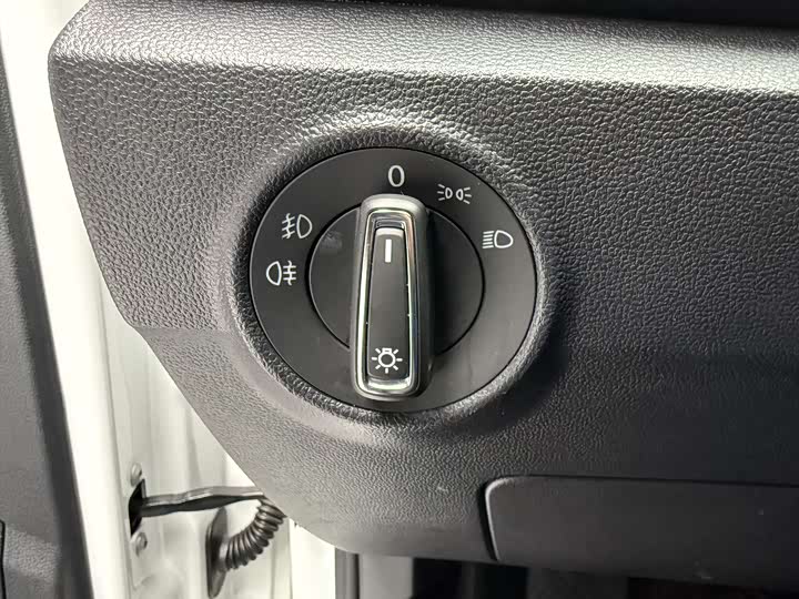 Фото 7 - Volkswagen T-Roc