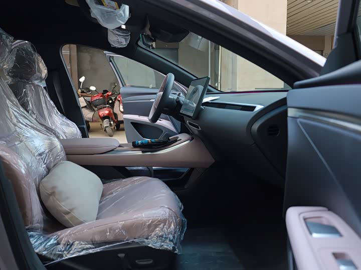 Фото 5 - XPeng Mona M03