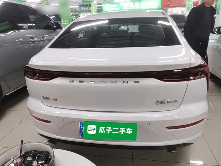 Фото 6 - Bestune B70