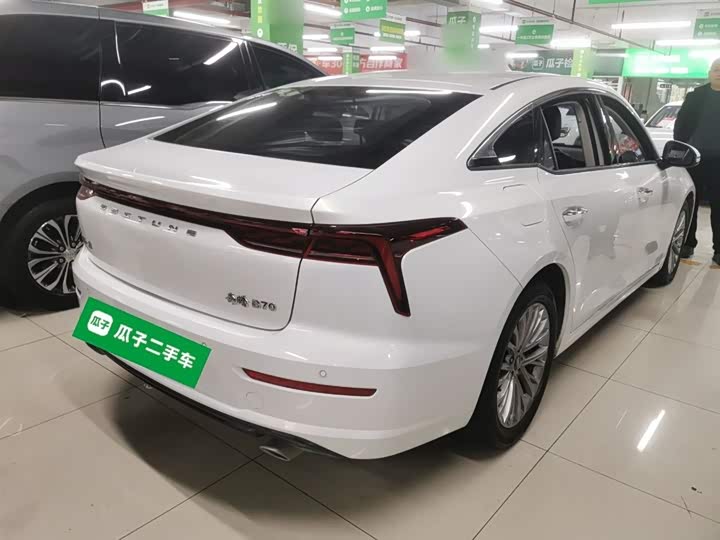 Фото 7 - Bestune B70