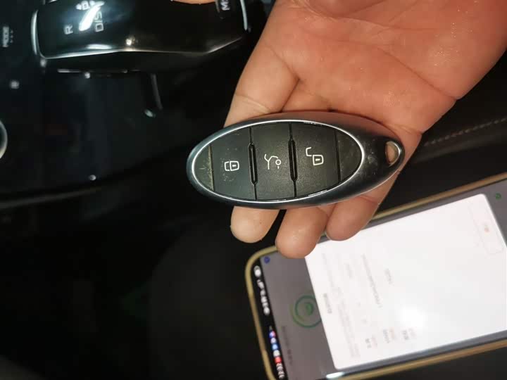 Фото 9 - Bestune B70