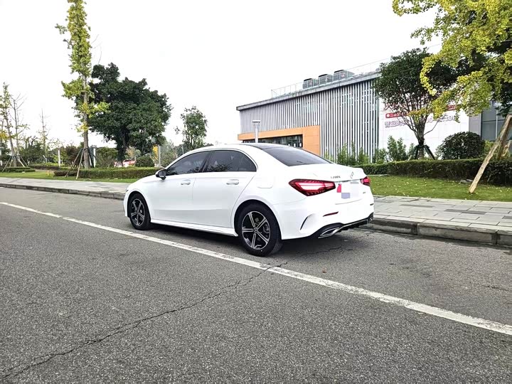 Фото 9 - Mercedes-Benz A-Class