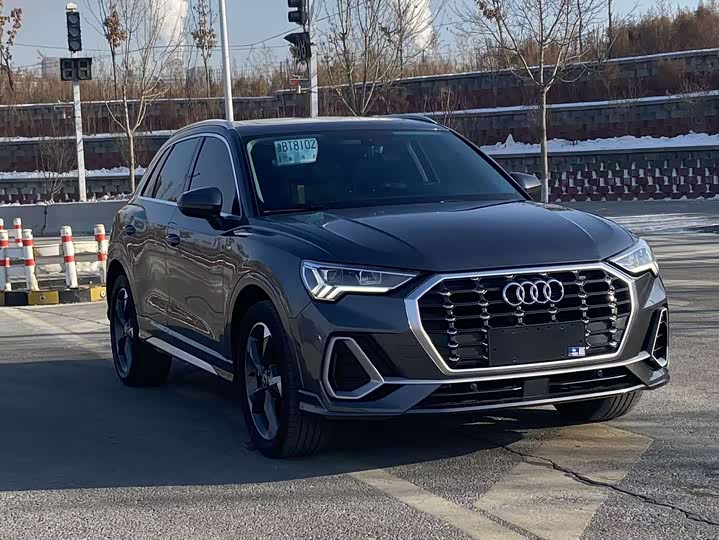 Фото 2 - Audi Q3