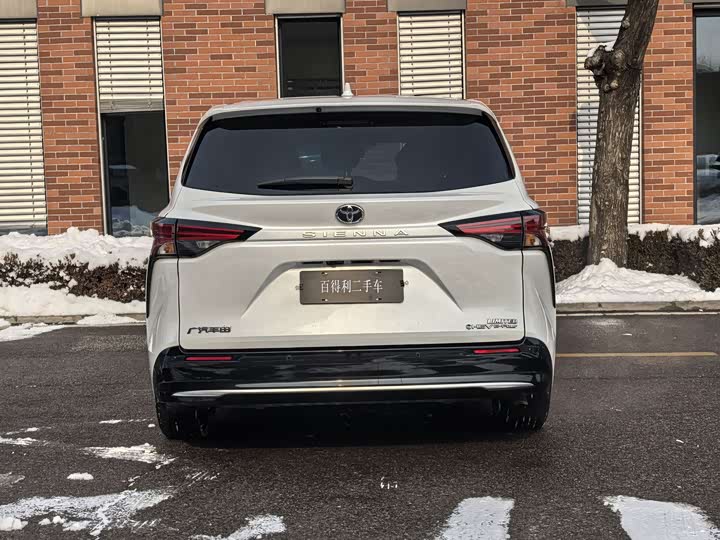 Фото 4 - Toyota Sienna