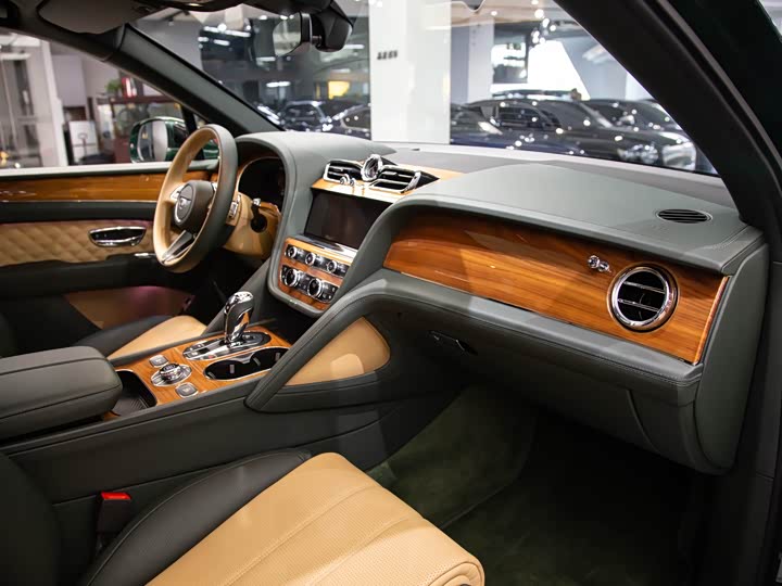 Фото 6 - Bentley Bentayga