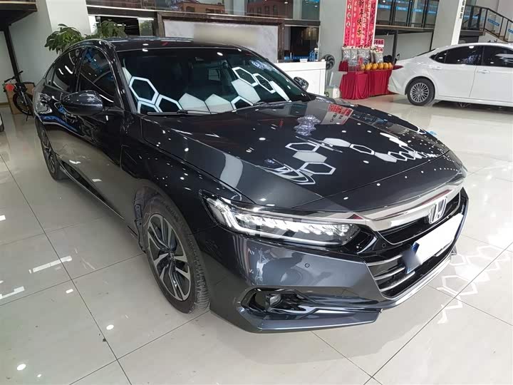 Фото 4 - Honda Accord