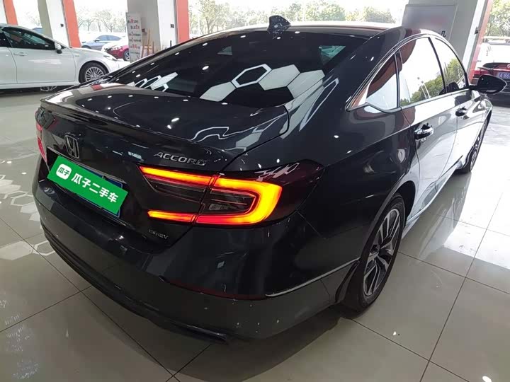 Фото 7 - Honda Accord