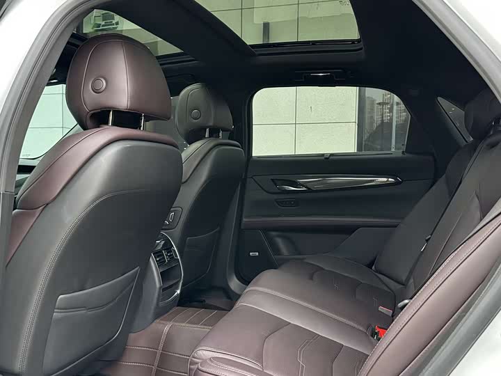 Фото 9 - Cadillac CT6