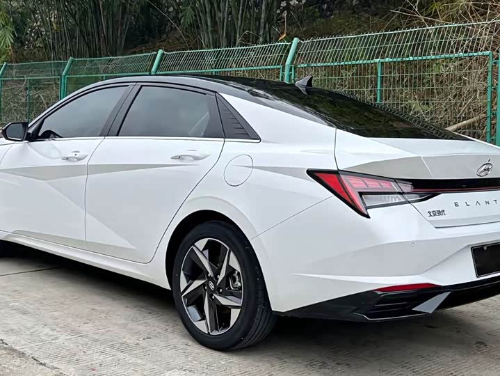 Фото 4 - Hyundai Elantra N line