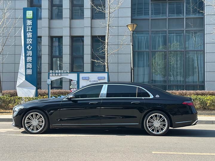 Фото 4 - Mercedes-Benz Maybach S-Class