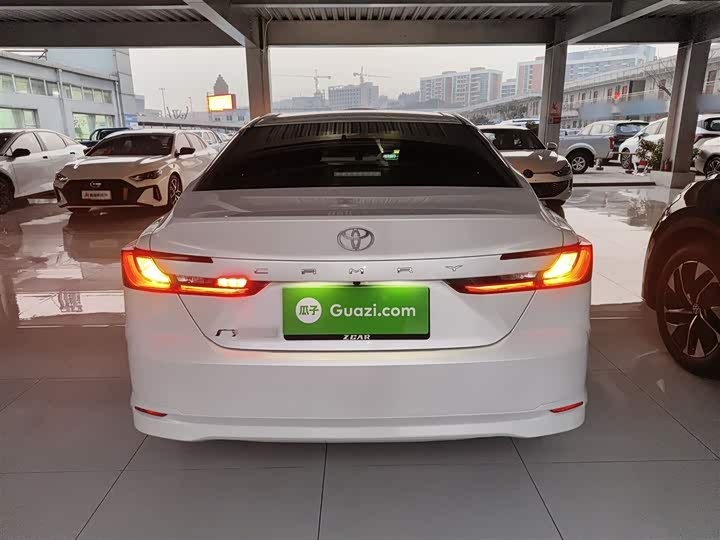 Фото 6 - Toyota Camry