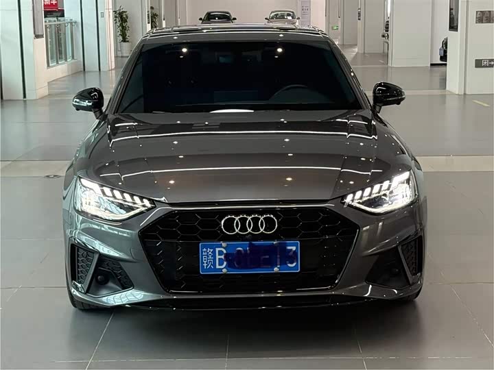 Фото 2 - Audi A4L