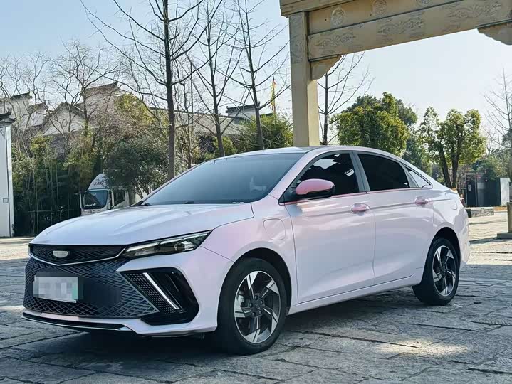 Фото 1 - Geely Emgrand L Hi·P Hybrid