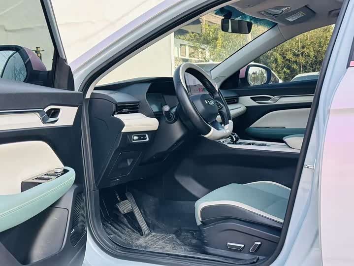 Фото 5 - Geely Emgrand L Hi·P Hybrid