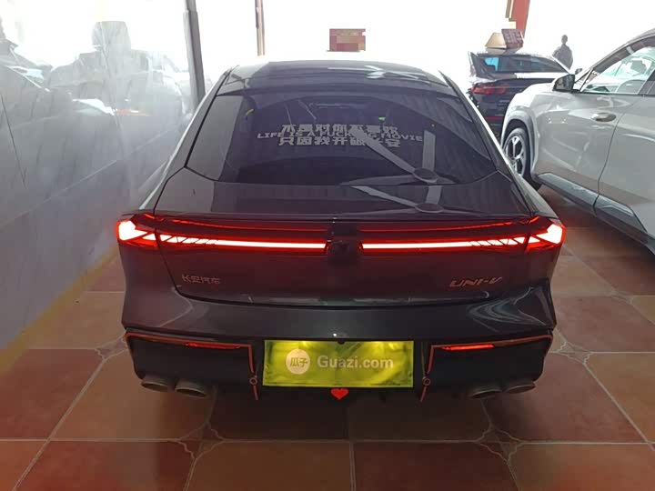 Фото 6 - Changan UNI-V