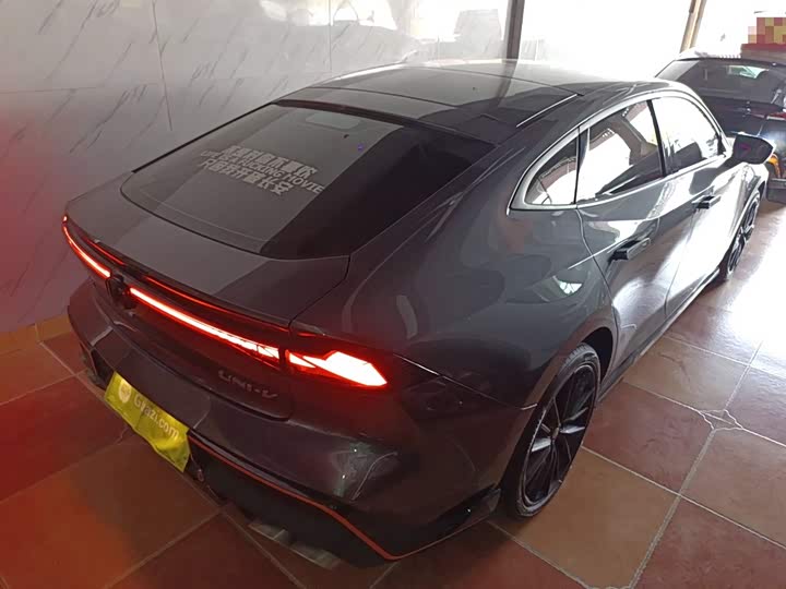 Фото 7 - Changan UNI-V