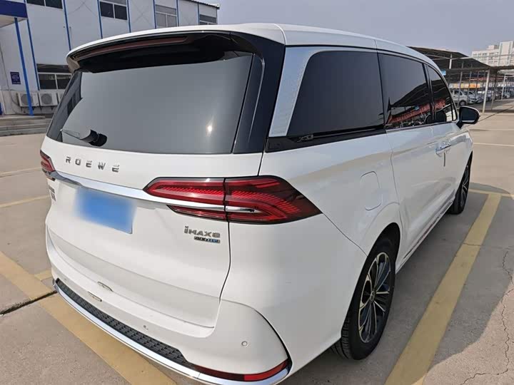 Фото 7 - Roewe iMax 8