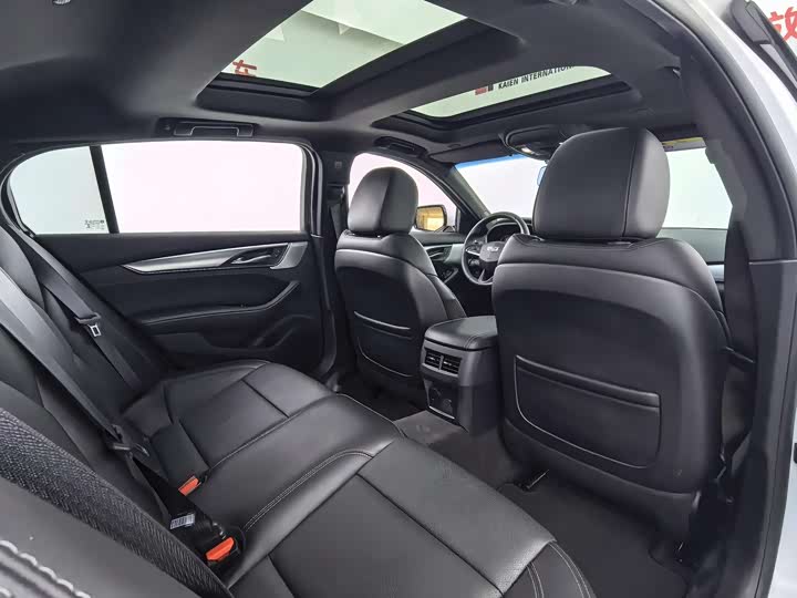 Фото 6 - Cadillac CT5