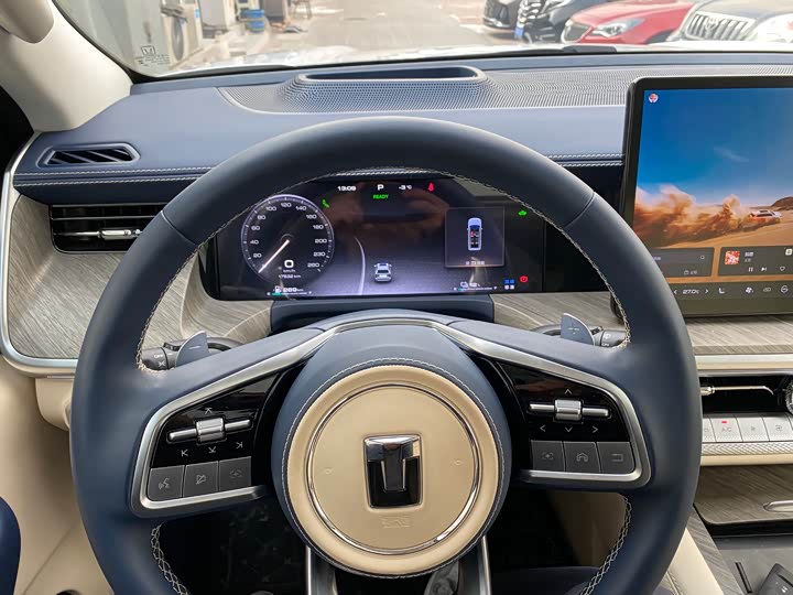 Фото 9 - Tank 500 Hybrid