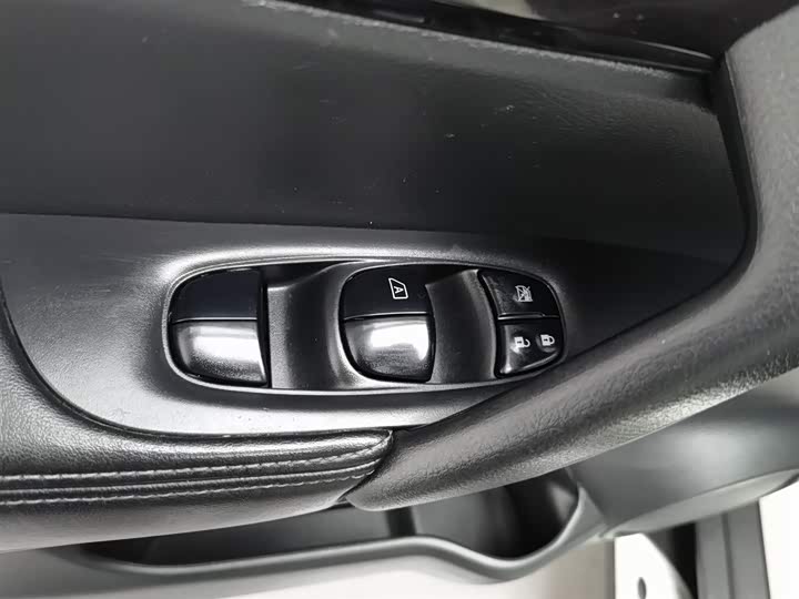 Фото 9 - Nissan X-Trail