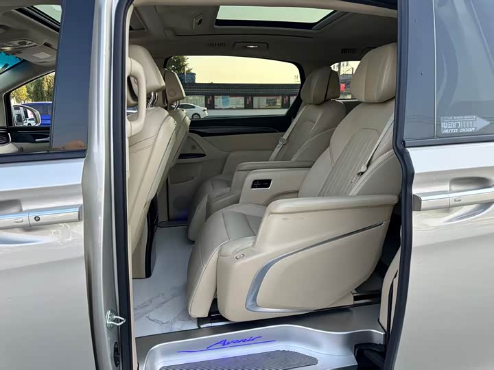 Фото 5 - Buick GL8 ES