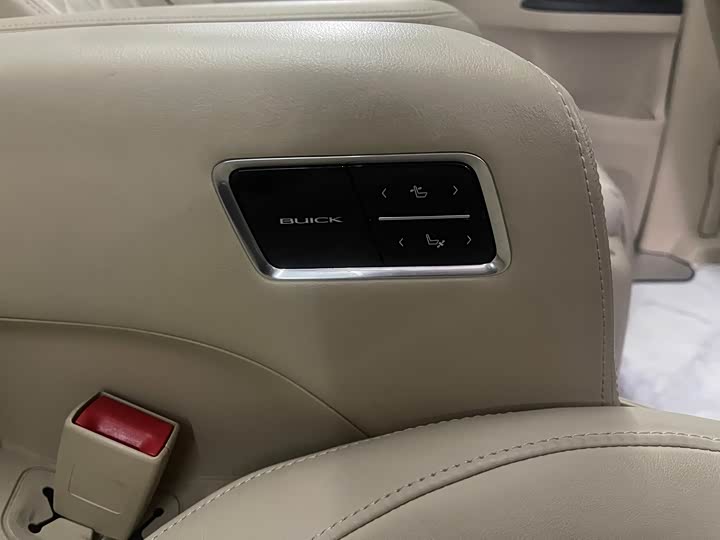 Фото 9 - Buick GL8 ES