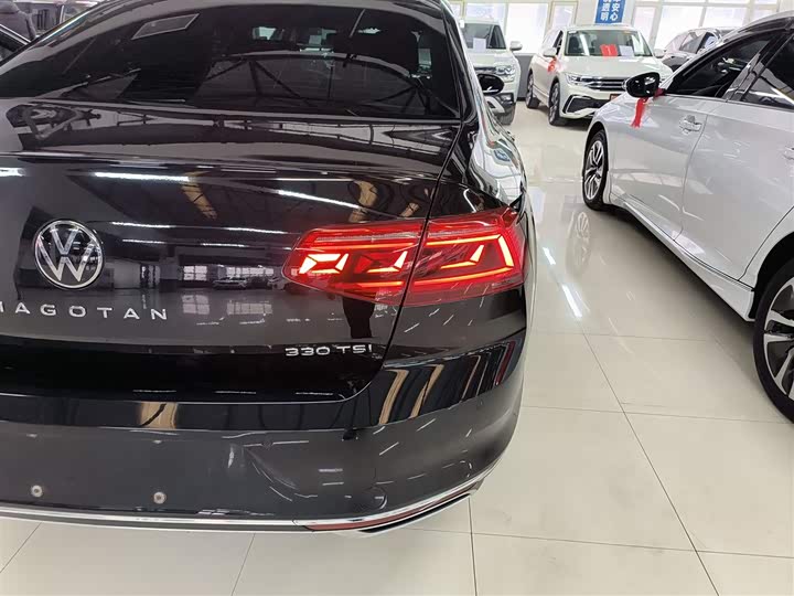 Фото 8 - Volkswagen Magotan