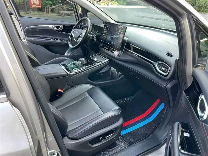 Фото 7 - GAC Aion V