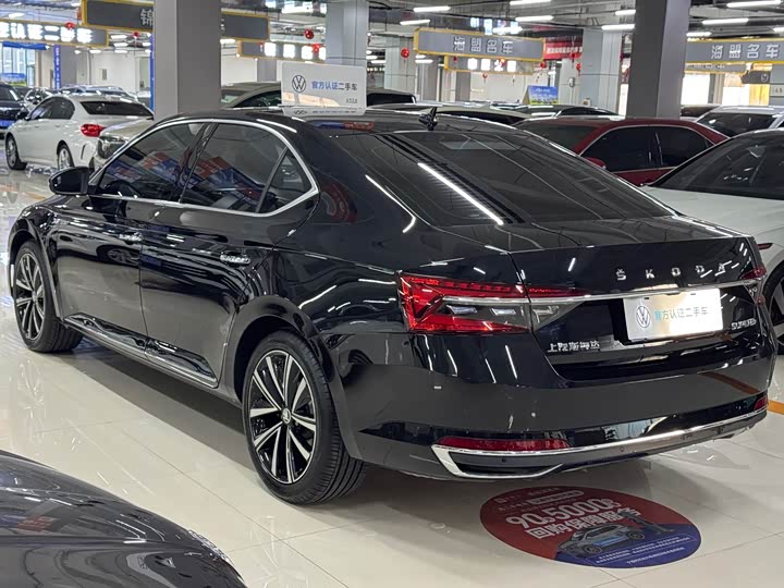 Фото 4 - Skoda Superb