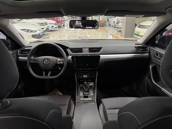 Фото 5 - Skoda Superb