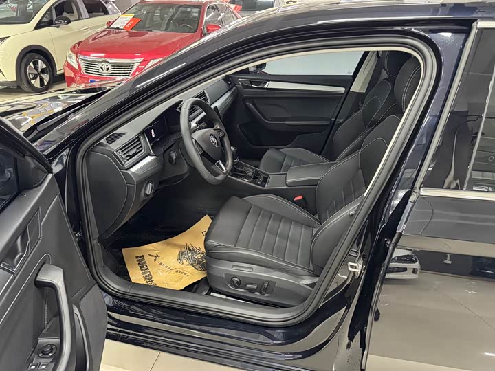 Фото 7 - Skoda Superb