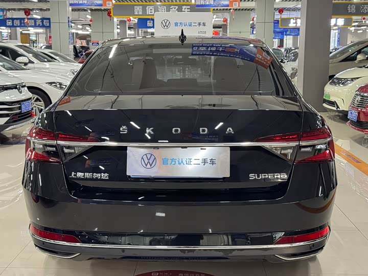 Фото 8 - Skoda Superb