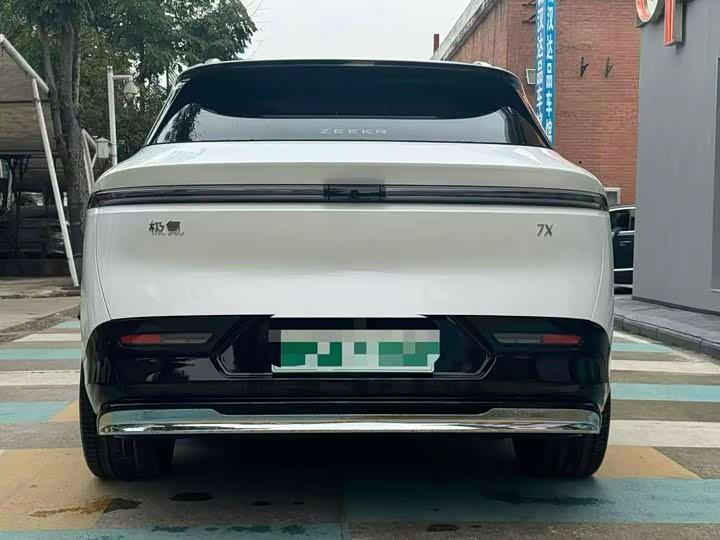 Фото 8 - Zeekr 7X