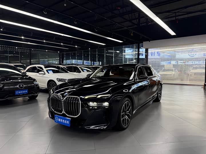 Фото 1 - BMW 7 Series